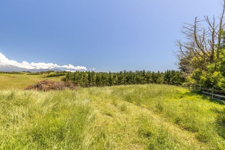 Photo of property in 150 Ackworth Road, Lepperton, New Plymouth, 4373