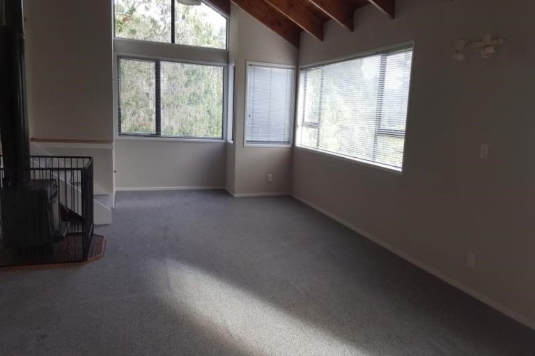 Photo of property in 104 Balmain Road, Chatswood, Auckland, 0626