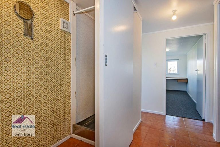 Photo of property in 42 Memorial Drive, Parahaki, Whangarei, 0112