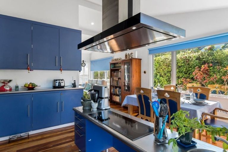 Photo of property in 14 Alexander Street, Waikanae, 5036