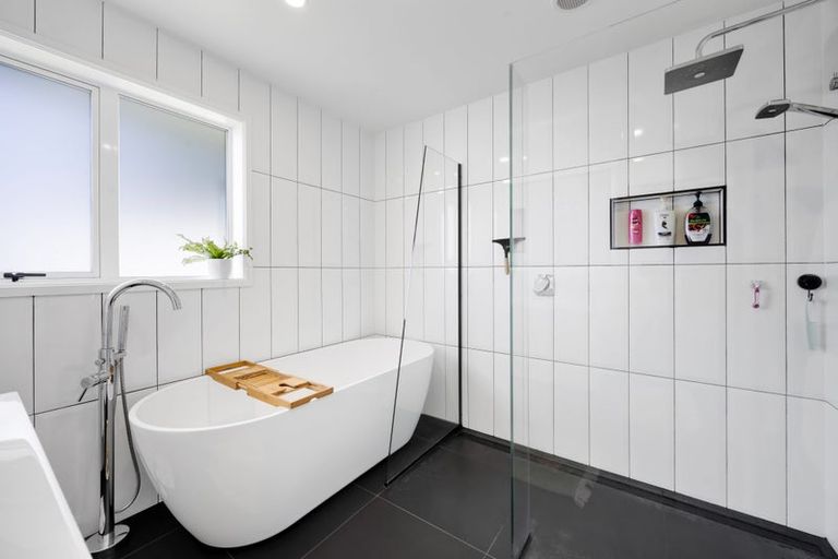 Photo of property in 121 Hamlet Street, Stratford, 4332