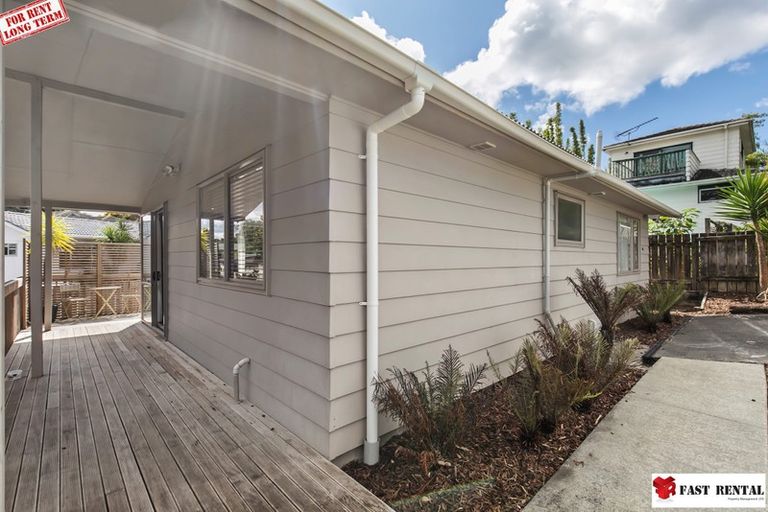 Photo of property in 2 Datura Place, Sunnynook, Auckland, 0620