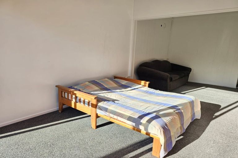 Photo of property in 61 Rimu Street, New Lynn, Auckland, 0600