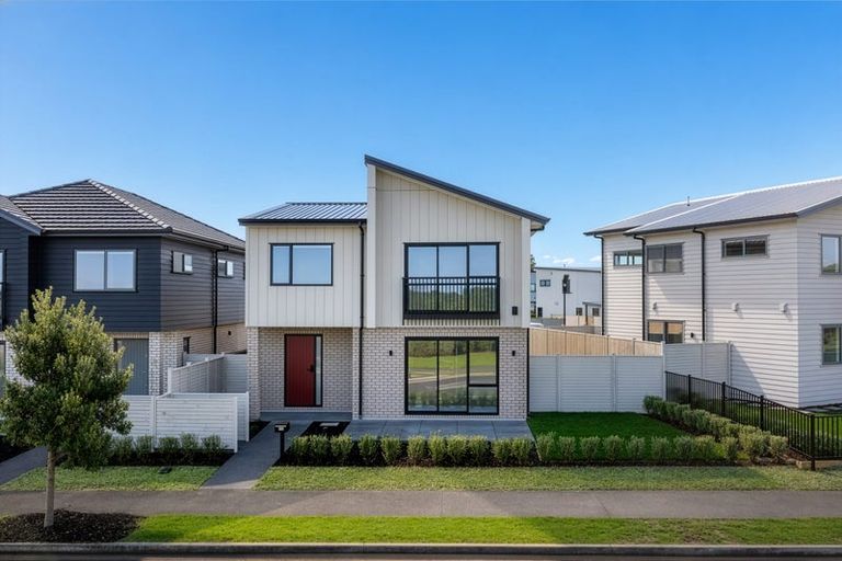 Photo of property in 107 Waituarua Drive, Takanini, Auckland, 2112