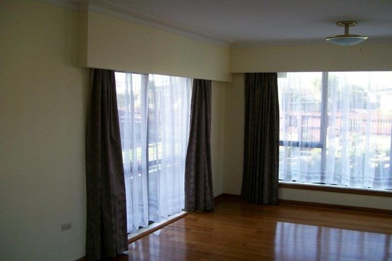 Photo of property in 14 Grove Road, Papakura, 2110