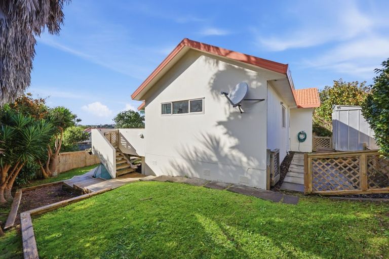 Photo of property in 27 Westminster Gardens, Unsworth Heights, Auckland, 0632