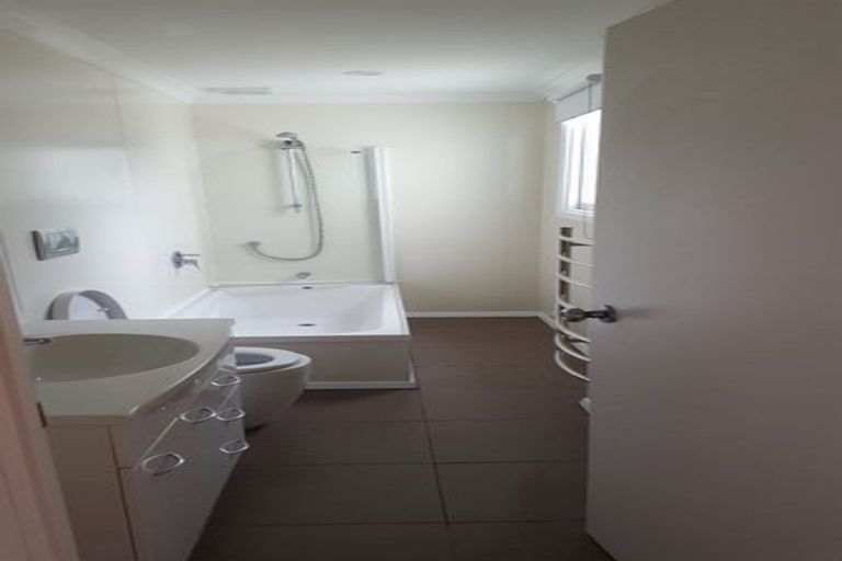 Photo of property in 20 Naughton Terrace, Kilbirnie, Wellington, 6022