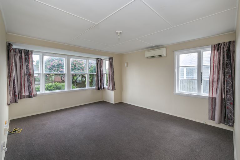 Photo of property in 2a Dickson Crescent, Hornby, Christchurch, 8042