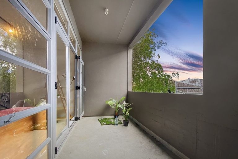 Photo of property in Vespa Apartments, 407/20 Hanson Street, Mount Cook, Wellington, 6021
