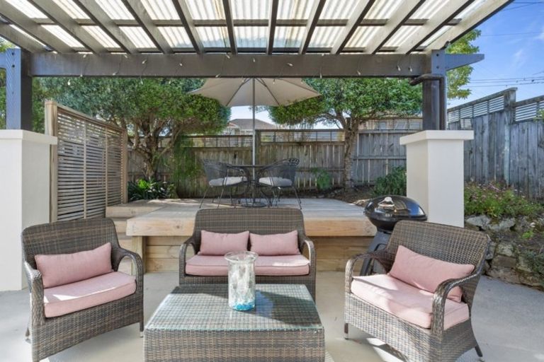 Photo of property in 3 Ngataringa Road, Devonport, Auckland, 0624