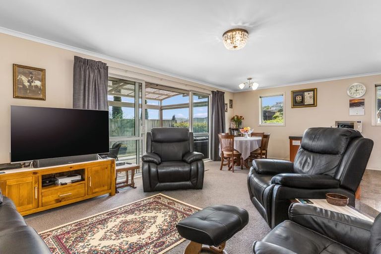 Photo of property in 19 Banks Boulevard, Whitby, Porirua, 5024
