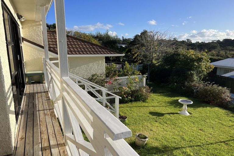 Photo of property in 4 Rae Road, Campbells Bay, Auckland, 0620