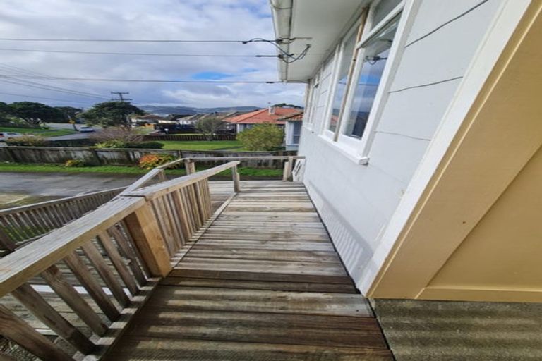 Photo of property in 35 Hukatai Street, Elsdon, Porirua, 5022
