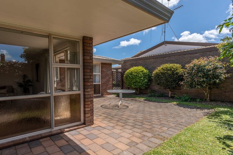 Photo of property in 12 Longford Court, Forest Lake, Hamilton, 3200