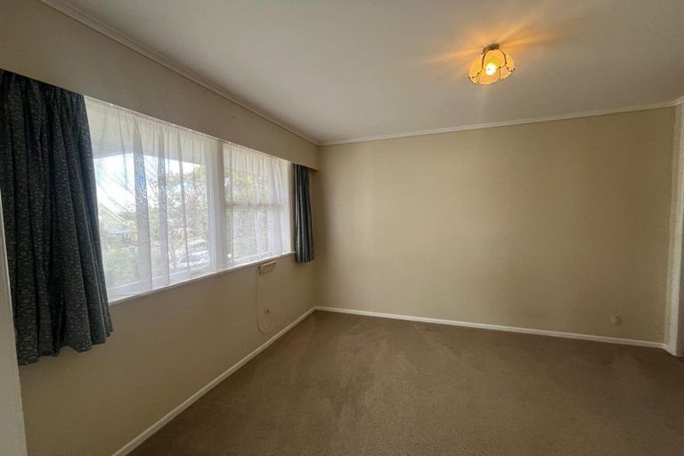 Photo of property in 15 Ellesmere Crescent, Pakuranga Heights, Auckland, 2010