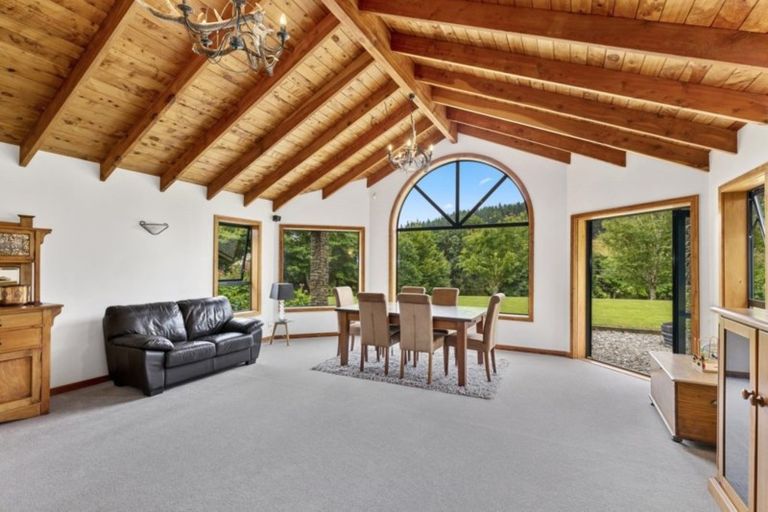 Photo of property in 959 Whitemans Valley Road, Whitemans Valley, Upper Hutt, 5371