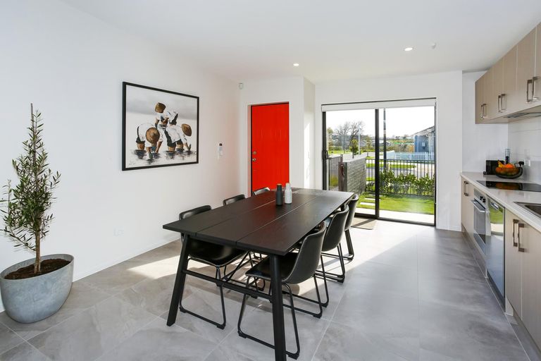 Photo of property in 12 Park Chester Road, Pukekohe, 2120