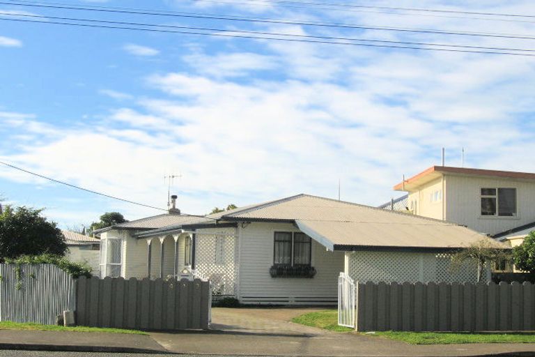 Photo of property in 413 Frederick Street, Mahora, Hastings, 4120