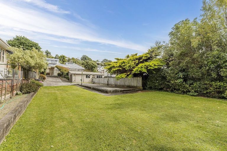 Photo of property in 112 Main Road, Tawa, Wellington, 5028