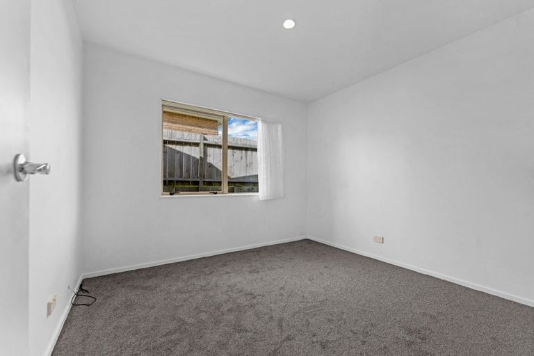 Photo of property in 11/169 Sturges Road, Henderson, Auckland, 0612