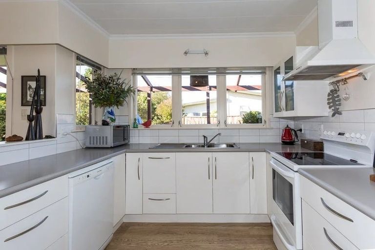 Photo of property in 51 Reynolds Road, Havelock North, 4130