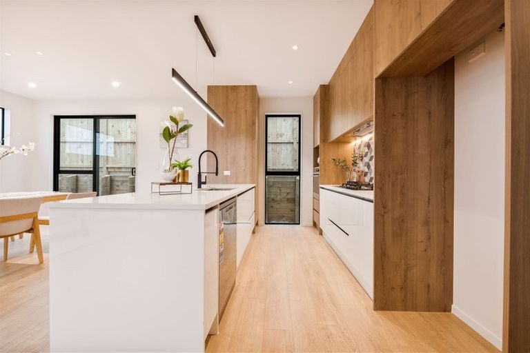 Photo of property in 76 Tir Conaill Avenue, Flat Bush, Auckland, 2019