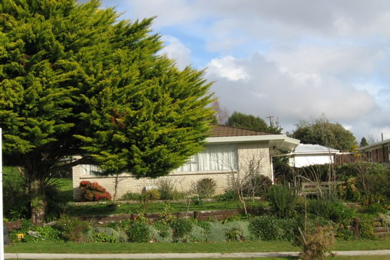 Photo of property in 1 Carlingford Rise, Dinsdale, Hamilton, 3204