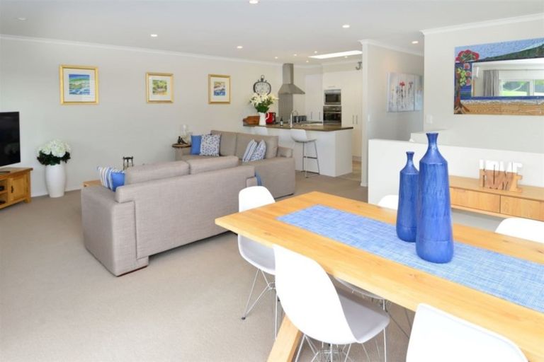 Photo of property in 9a Melia Place, Stanmore Bay, Whangaparaoa, 0932