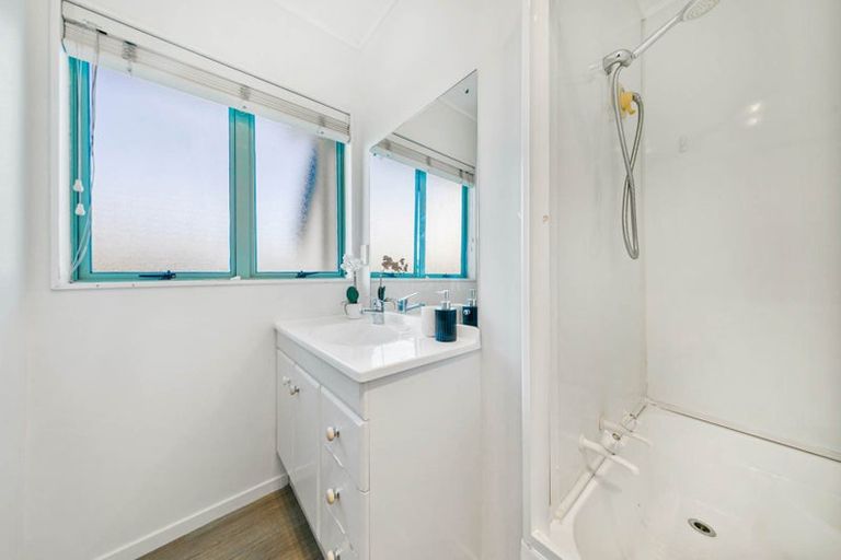 Photo of property in 1/7 Marbeth Court, Botany Downs, Auckland, 2010