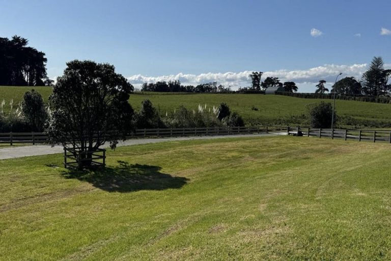 Photo of property in 17 Goble Road, Clarks Beach, 2679