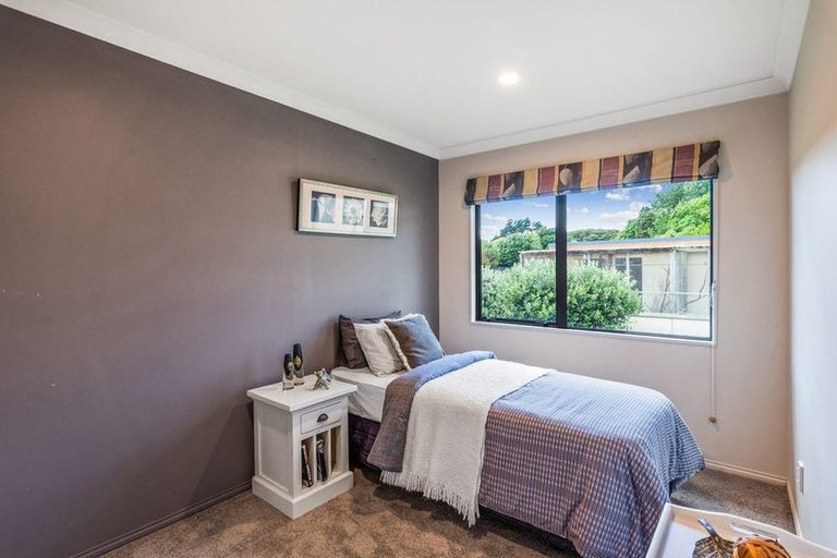 Photo of property in 33 Killalea Place, Paraparaumu, 5032