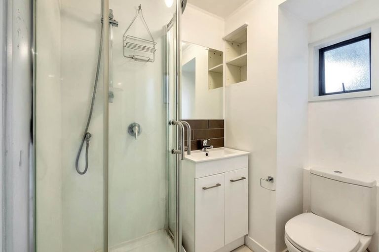 Photo of property in 1/25 Cron Avenue, Te Atatu South, Auckland, 0610