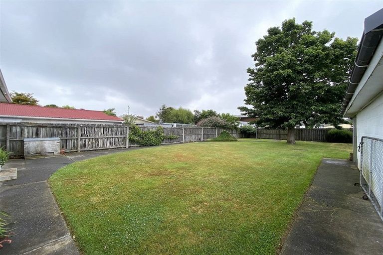 Photo of property in 19 Fenhall Street, Russley, Christchurch, 8042