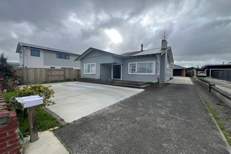 Photo of property in 121 Heretaunga Street, Palmerston North, 4414