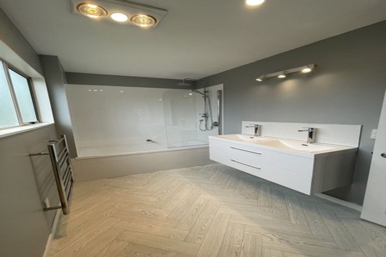 Photo of property in 60 Holmes Road, Manurewa, Auckland, 2102