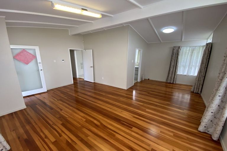 Photo of property in 12 Aarts Avenue, Manurewa, Auckland, 2102