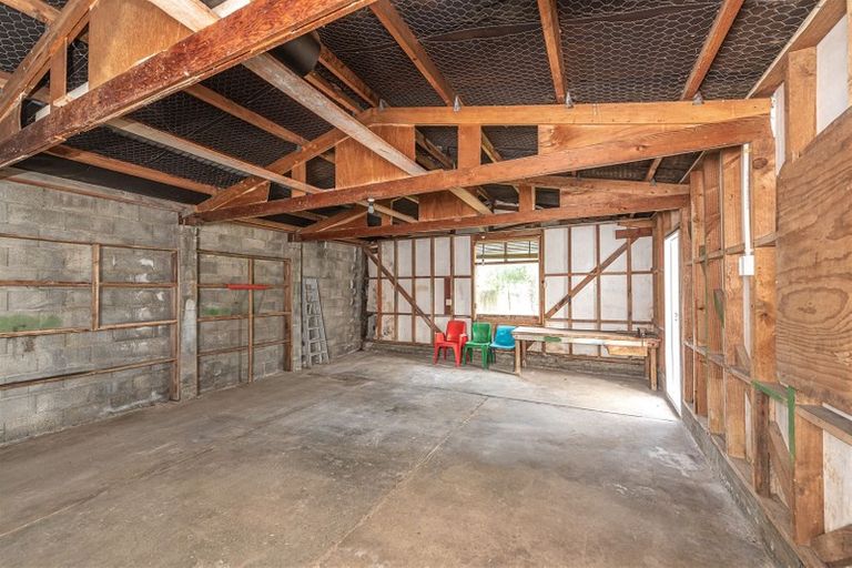 Photo of property in 69 Thatcher Street, Castlecliff, Whanganui, 4501