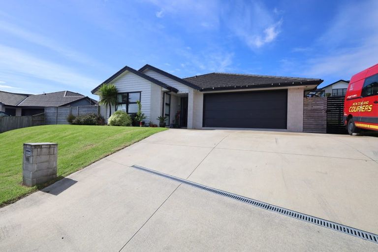 Photo of property in 10 Herring Place, Omokoroa, 3114