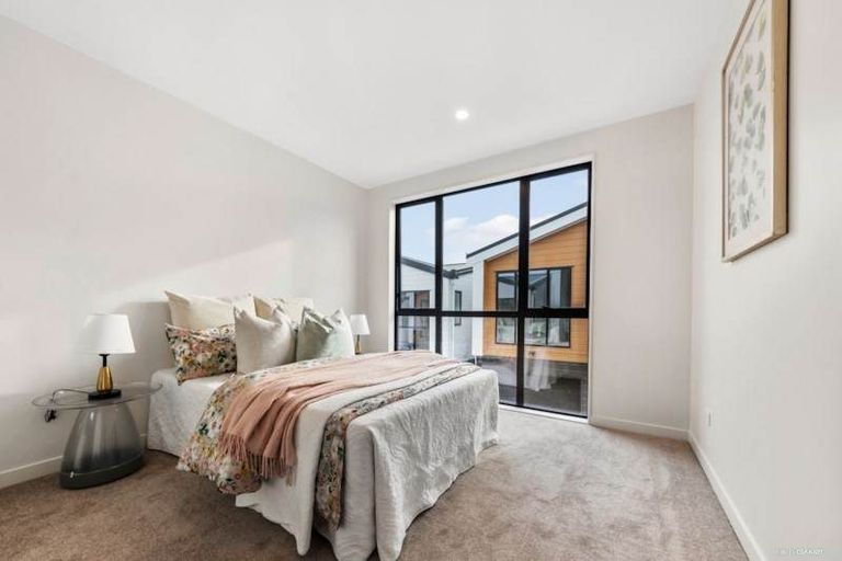 Photo of property in 106d Taikata Road, Te Atatu Peninsula, Auckland, 0610