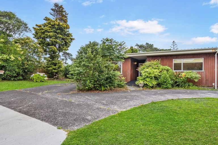 Photo of property in 2/1 Golf Road, New Lynn, Auckland, 0600