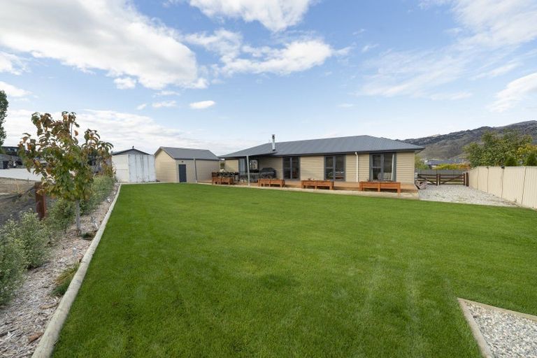 Photo of property in 21 Missy Crescent, Mount Pisa, Cromwell, 9383