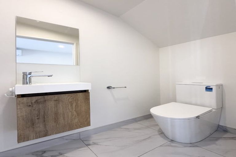 Photo of property in 12d Woodhouse Place, West Harbour, Auckland, 0618