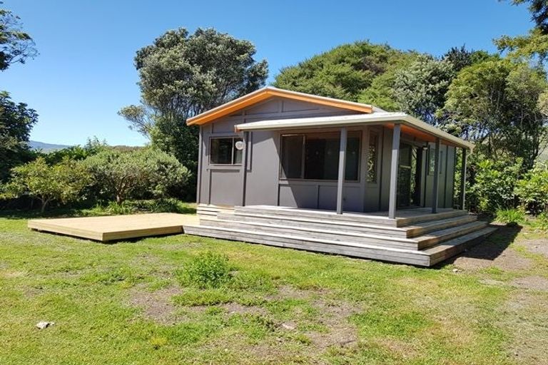 Photo of property in 15 Catley Road, Te Horo, Otaki, 5582