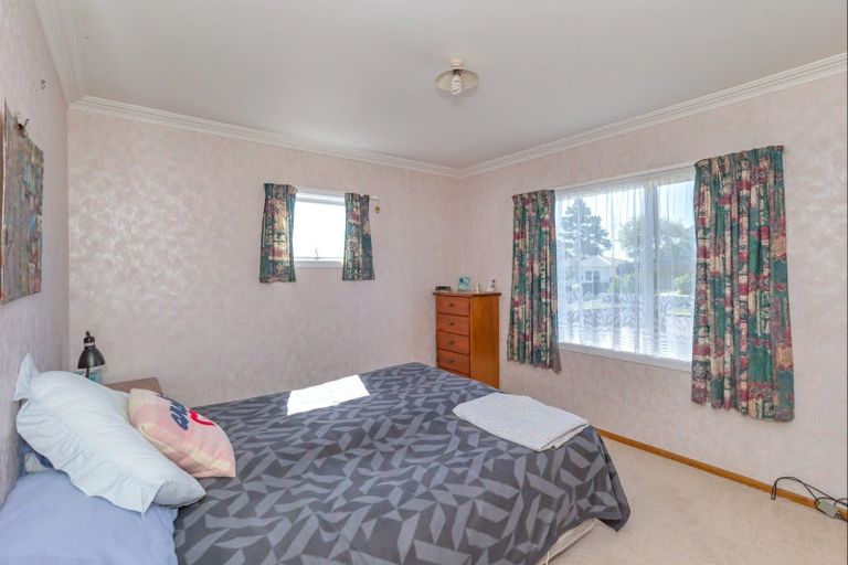 Photo of property in 12 Ross Street, Levin, 5510