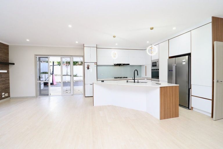 Photo of property in 9 Chard Place, Flat Bush, Auckland, 2016