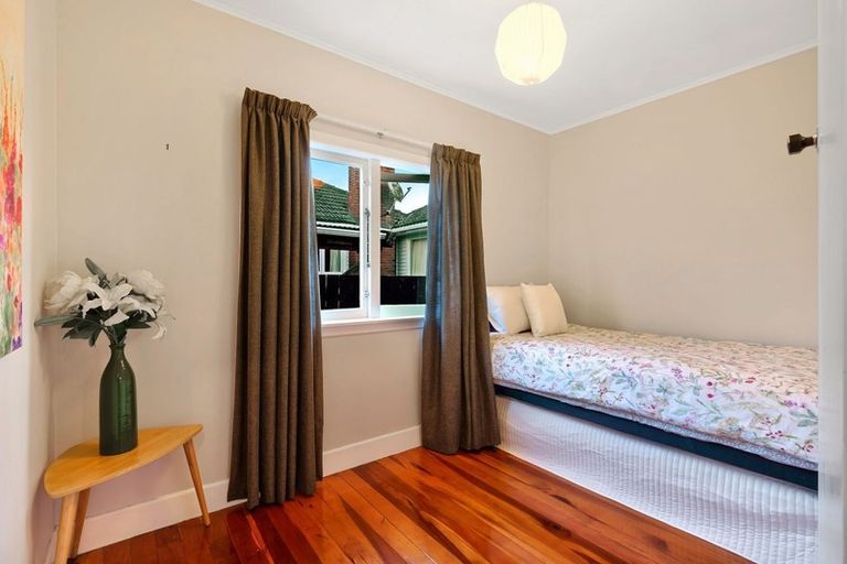 Photo of property in 1/17 Ranui Station Road, Ranui, Auckland, 0612