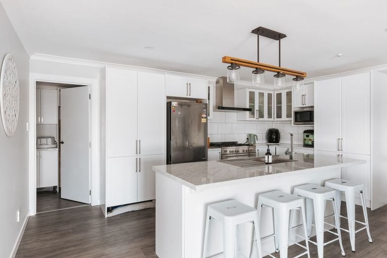 Photo of property in 12 Mcdonnell Street, Omokoroa, 3114