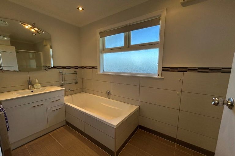 Photo of property in 54 Aorangi Road, Paraparaumu, 5032