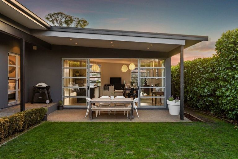 Photo of property in 54 Rochfort Road, Havelock North, 4130