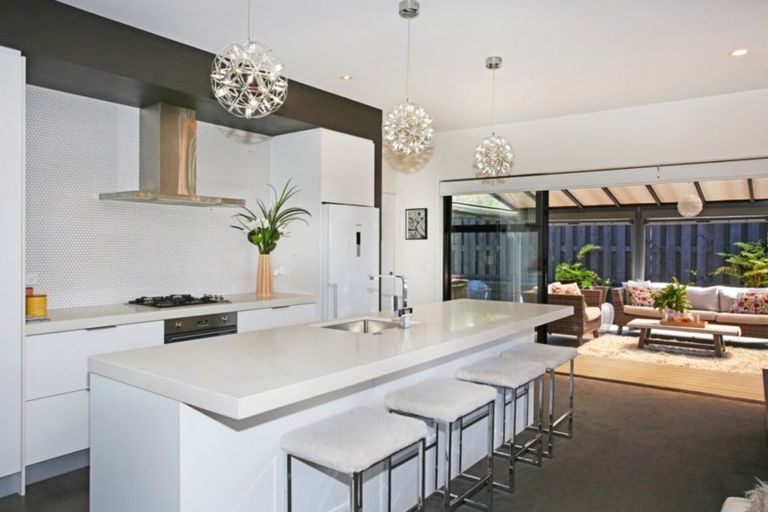 Photo of property in 10 Stockyard Crescent, Pukekohe, 2120